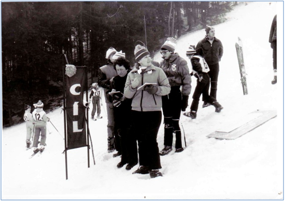 P�ebor kr�lov�dvorsk�ch,�kol 1983 �asom��i�i Dane� Raich a Vlastimil Hrone�, zapisovatelky pan� Z�chv�jov� a V�ete�kov�.